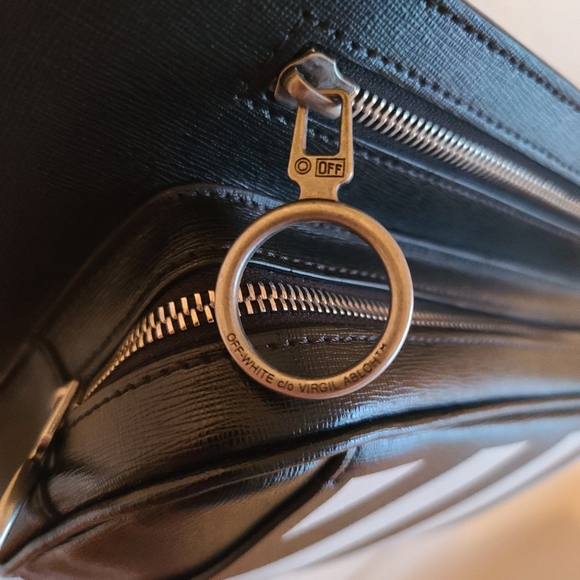 Off-white Saffiano leather diagonal stripes bag - Picture 5 of 8